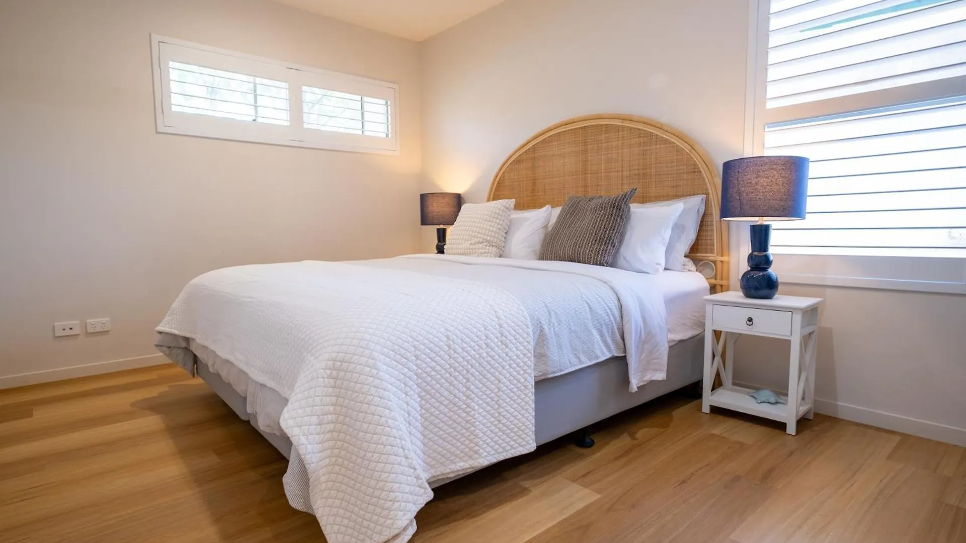 Chic Coastal Home - 31 Orealla Sunrise Beach Australia