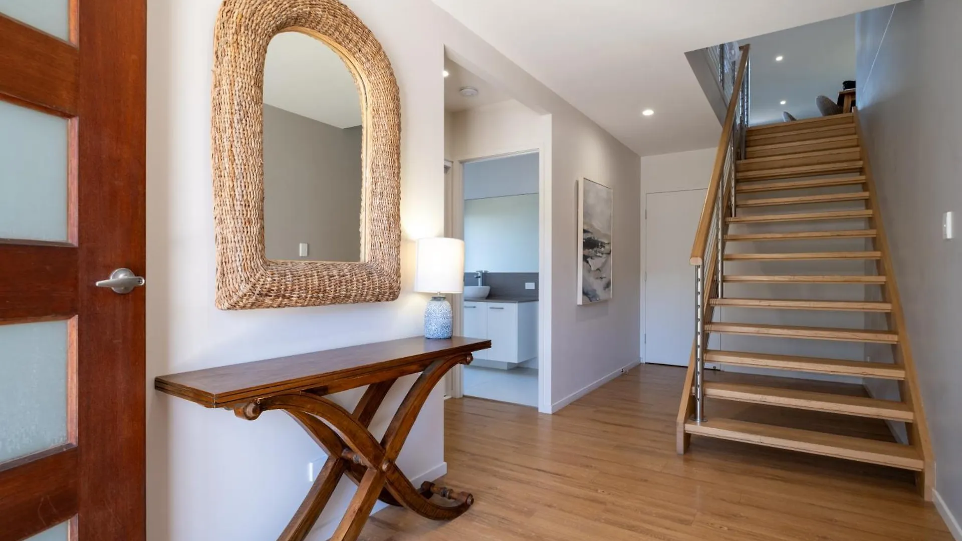 Chic Coastal Home - 31 Orealla Sunrise Beach Australia